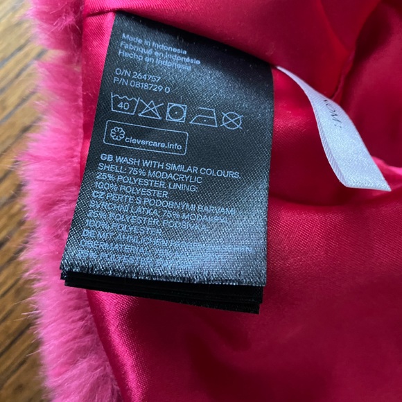 H&M Faux Fur Shrug/Bolero Size 6- 8Y. - Picture 2 of 8